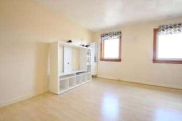  Image of 1 bedroom Flat for sale in London Road Glasgow G40 at Glasgow  Glasgow, G40 1PT