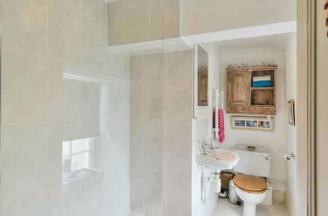  Image of 5 bedroom Detached house for sale in Main Street Lyddington Oakham LE15 at 101 Main Street Lyddington Oakham, LE15 9LS