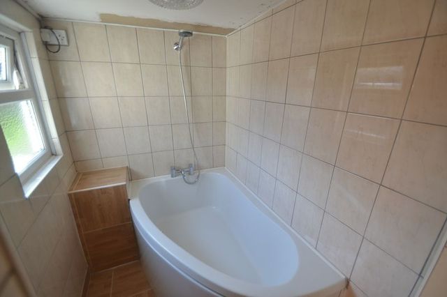  Image of 3 bedroom Terraced house to rent in Lyndhurst Gardens Barking IG11 at Lyndhurst Gardens  Barking, IG11 9YB