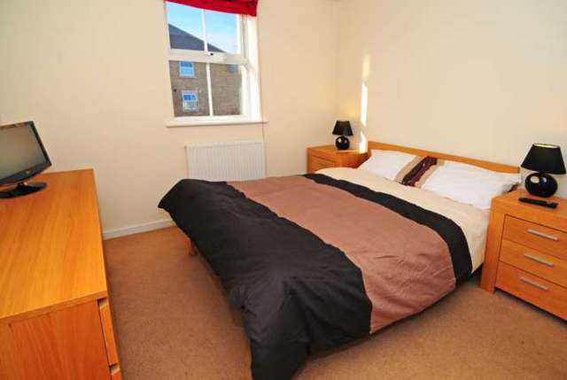  Image of 2 bedroom Apartment to rent in Rawlinson Road Maidenbower Crawley RH10 at Rawlinson Road Maidenbower Crawley, RH10 7DP