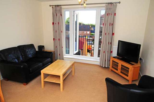  Image of 2 bedroom Apartment to rent in Rawlinson Road Maidenbower Crawley RH10 at Rawlinson Road Maidenbower Crawley, RH10 7DP