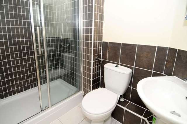  Image of 2 bedroom Apartment to rent in Rawlinson Road Maidenbower Crawley RH10 at Rawlinson Road Maidenbower Crawley, RH10 7DP