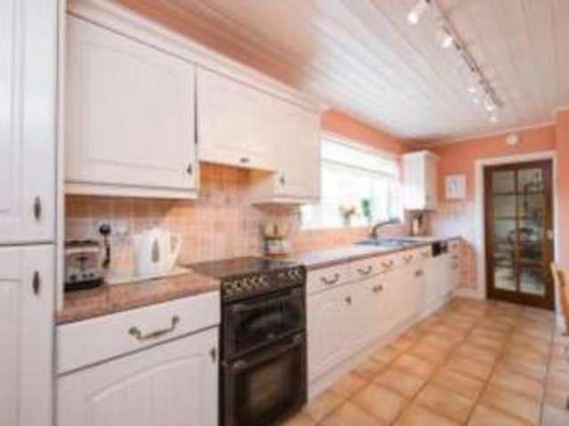  Image of 4 bedroom Detached house for sale in Mapperley Plains Mapperley Nottingham NG3 at Nottingham Nottinghamshire Porchester, NG3 5RU