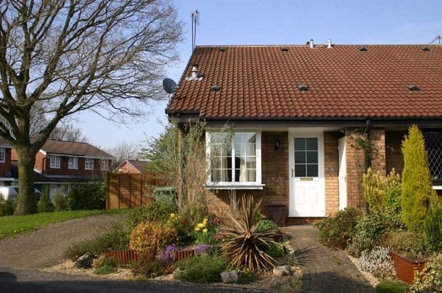  Image of 1 bedroom Bungalow to rent in Michaelwood Close Redditch B97 at Redditch Worcestershire Redditch, B97 5YB