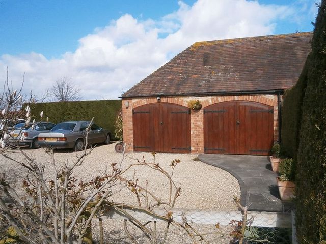  Image of 5 bedroom Detached house for sale in Mill End Bredon Tewkesbury GL20 at Mill End Bredon Tewkesbury, GL20 7LQ