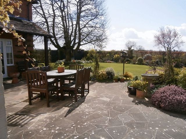  Image of 5 bedroom Detached house for sale in Mill End Bredon Tewkesbury GL20 at Mill End Bredon Tewkesbury, GL20 7LQ