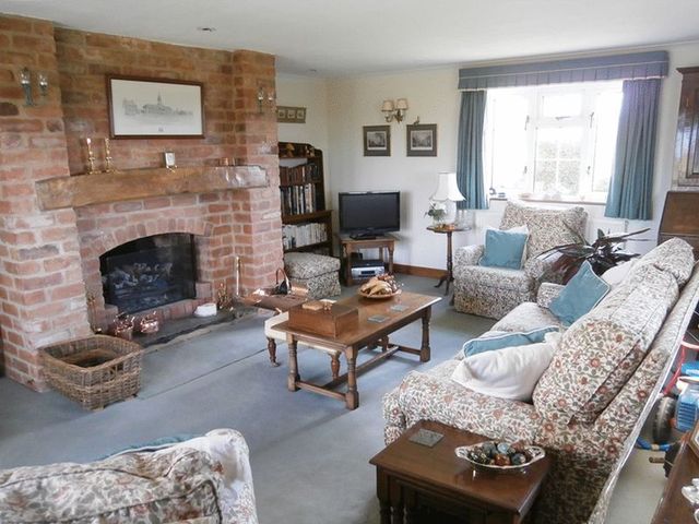  Image of 5 bedroom Detached house for sale in Mill End Bredon Tewkesbury GL20 at Mill End Bredon Tewkesbury, GL20 7LQ