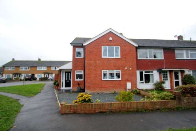  Image of 2 bedroom End of Terrace for sale in Monks Walk Upper Beeding Steyning BN44 at Monks Walk Upper Beeding Steyning, BN44 3HR