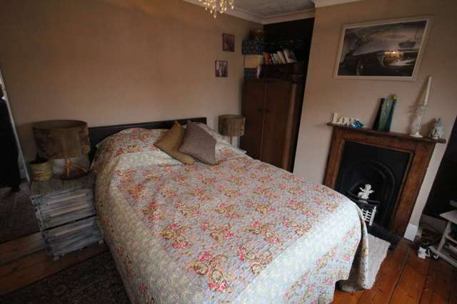  Image of 3 bedroom Terraced house for sale in Mount Pleasant Aylesbury HP19 at Mount Pleasant  Aylesbury, HP19 8AQ