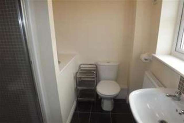  Image of 4 bedroom Property to rent in Myrtle Crescent Sheffield S2 at Sheffield, S2 3HU