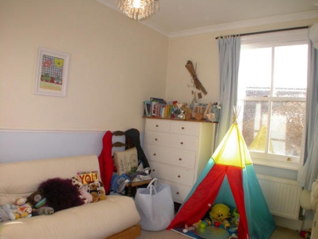  Image of 3 bedroom Terraced house to rent in North Street Isleworth TW7 at Isleworth Isleworth, TW7 6RE