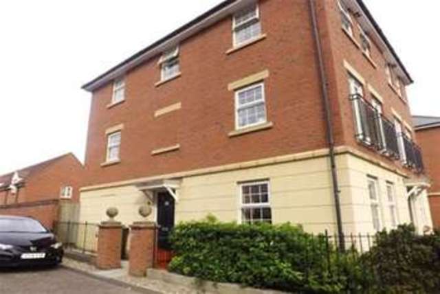 Image of 3 bedroom Semi-Detached house to rent in Alderley Road Swindon SN25 at Swindon, SN25 2HD
