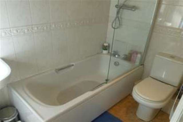  Image of 2 bedroom Terraced house to rent in Oak Road Sheffield S12 at Sheffield, S12 3HT