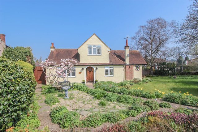  Image of 3 bedroom Detached house for sale in Oaklands Avenue Watford WD19 at Watford, WD19 4TN