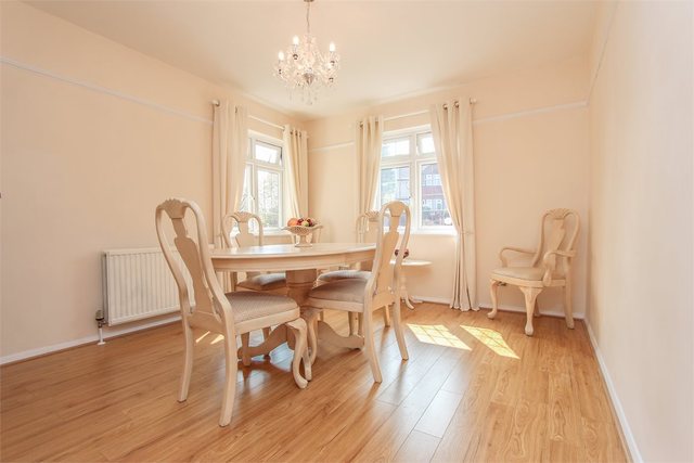  Image of 3 bedroom Detached house for sale in Oaklands Avenue Watford WD19 at Watford, WD19 4TN