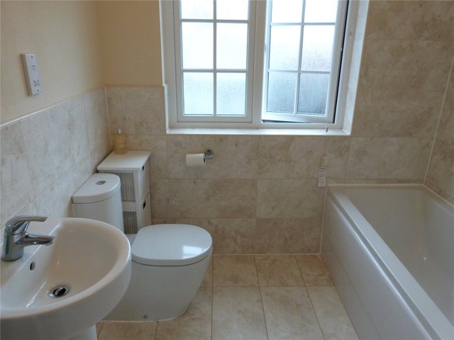  Image of 3 bedroom Detached house to rent in Ouzel Chase Bracknell RG12 at Bracknell Berkshire Easthampstead, RG12 8DU