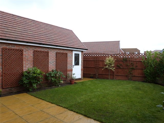 Image of 3 bedroom Detached house to rent in Ouzel Chase Bracknell RG12 at Bracknell Berkshire Easthampstead, RG12 8DU