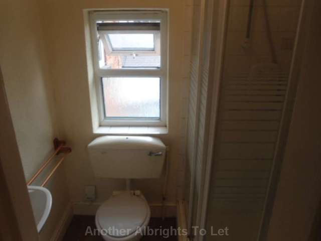  Image of Studio flat to rent in Oxford Road Acocks Green Birmingham B27 at Oxford Road Acock`s Green Birmingham, B27 6DR
