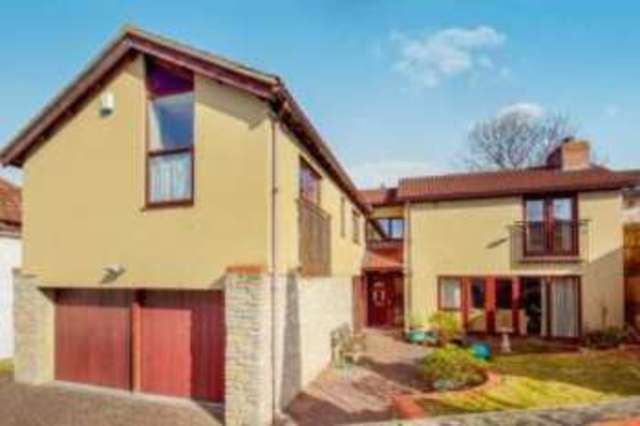 Image of 4 bedroom Detached house for sale in Park Grove Westbury-on-Trym Bristol BS9 at Westbury-on-Trym Bristol Westbury on Trym, BS9 4LQ