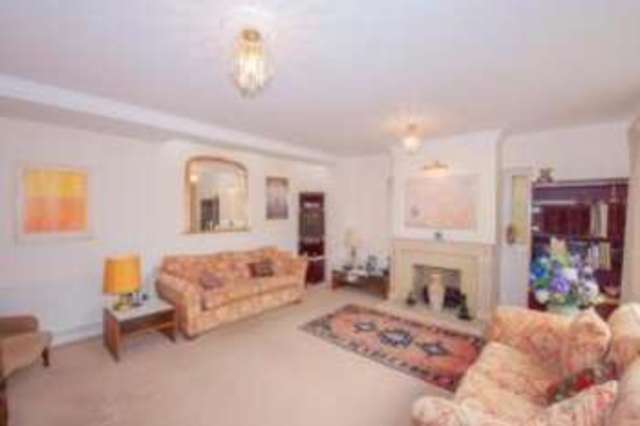  Image of 4 bedroom Detached house for sale in Park Grove Westbury-on-Trym Bristol BS9 at Westbury-on-Trym Bristol Westbury on Trym, BS9 4LQ