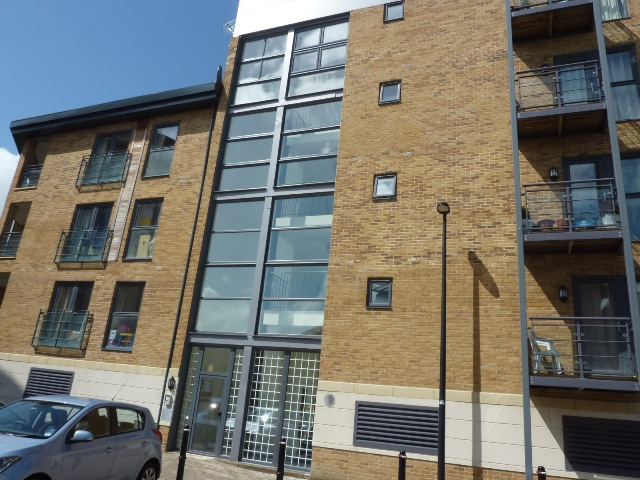  Image of 2 bedroom Apartment to rent in Tuke Walk Swindon SN1 at Swindon  Wiltshire, SN1 4GR