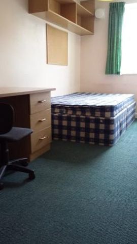  Image of 6 bedroom House Share to rent in Pershore Road Selly Park Birmingham B29 at Selly Park Bristol Selly Park, B29 7PU