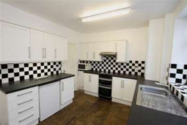  Image of 3 bedroom Detached house to rent in Queens Road Beighton Sheffield S20 at Sheffield, S20 1AW
