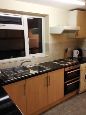  Image of 5 bedroom House Share to rent in Quinton Road Harborne Birmingham B17 at Harborne Bristol Harborne, B17 0PY