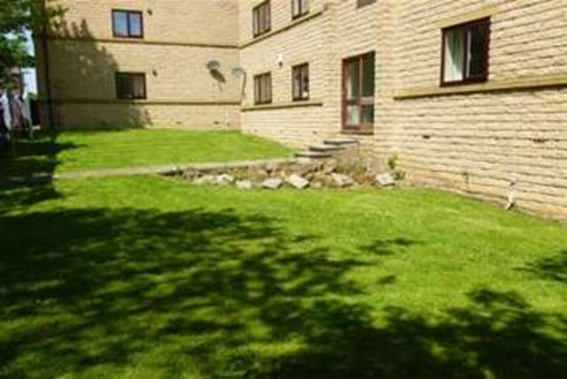 Image of 2 bedroom Flat to rent in Richmond Farm Mews Sheffield S13 at Sheffield, S13 8JZ