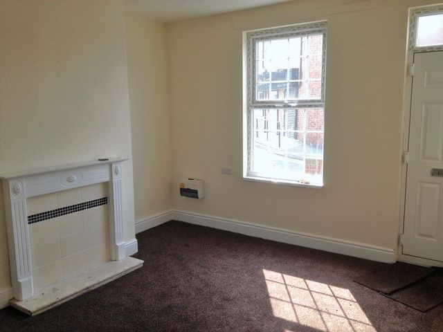  Image of 2 bedroom Terraced house to rent in Robert Street Cudworth Barnsley S72 at Robert Street Cudworth BARNSLEY, S72 8UQ