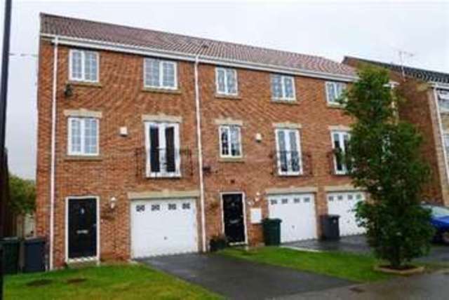  Image of 4 bedroom Property to rent in Roberts Grove Aston Sheffield S26 at Sheffield, S26 2DJ