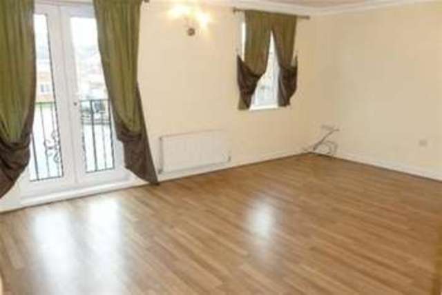  Image of 4 bedroom Property to rent in Roberts Grove Aston Sheffield S26 at Sheffield, S26 2DJ