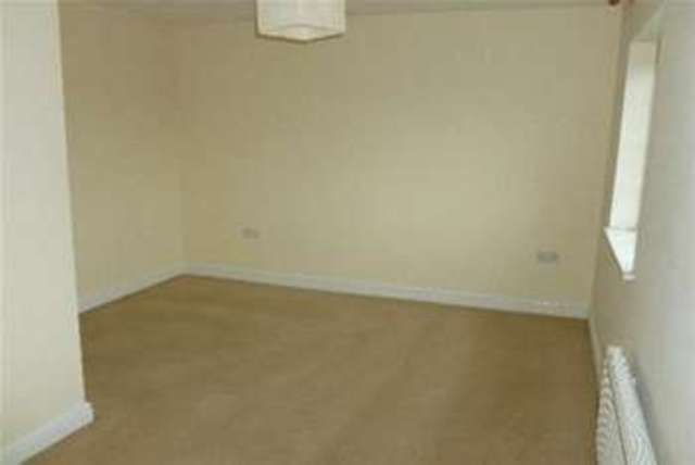  Image of 4 bedroom Property to rent in Roberts Grove Aston Sheffield S26 at Sheffield, S26 2DJ