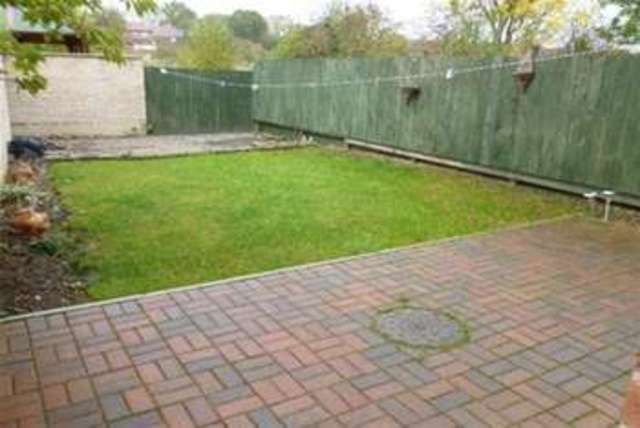  Image of 4 bedroom Property to rent in Roberts Grove Aston Sheffield S26 at Sheffield, S26 2DJ