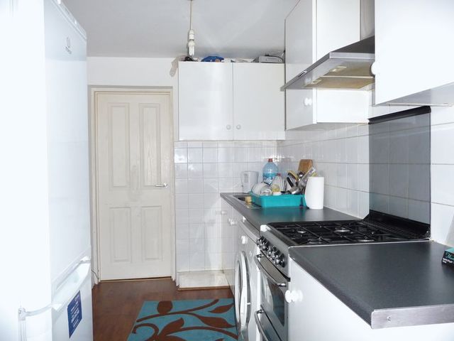  Image of 1 bedroom Flat for sale in Rochfords Gardens Slough SL2 at Rochfords Gardens  Slough, SL2 5XF