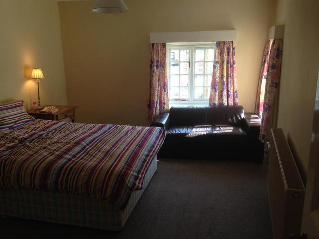  Image of 3 bedroom Detached house to rent in School Lane Hathersage Hope Valley S32 at School Lane Hathersage HOPE VALLEY, S32 1BZ