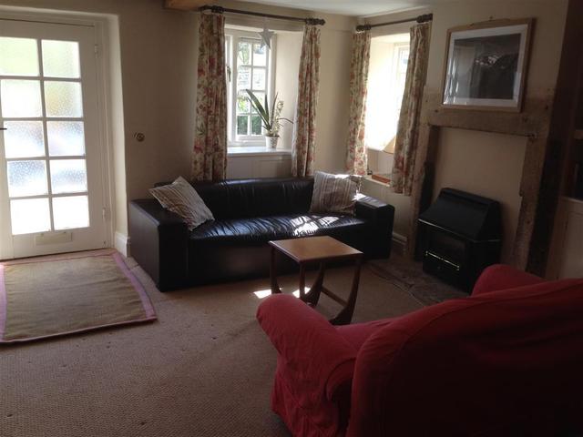  Image of 3 bedroom Detached house to rent in School Lane Hathersage Hope Valley S32 at School Lane Hathersage HOPE VALLEY, S32 1BZ