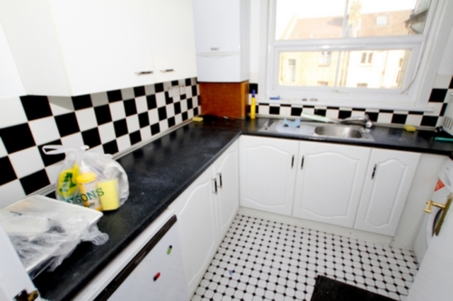  Image of 1 bedroom Detached house to rent in Seven Sisters Road London N7 at Seven Sisters Road  London, N7 6AA