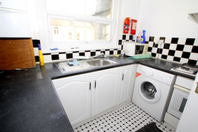  Image of 1 bedroom Detached house to rent in Seven Sisters Road London N7 at Seven Sisters Road  London, N7 6AA