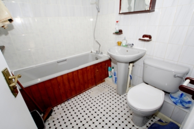  Image of 1 bedroom Detached house to rent in Seven Sisters Road London N7 at Seven Sisters Road  London, N7 6AA