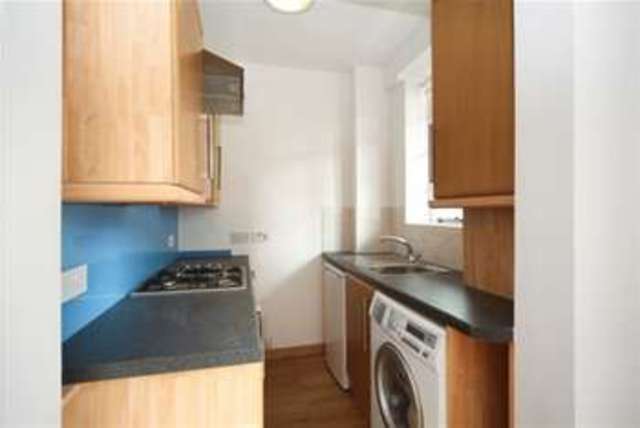  Image of 1 bedroom Flat to rent in Sheen Road Richmond TW9 at Richmond, TW9 1AX
