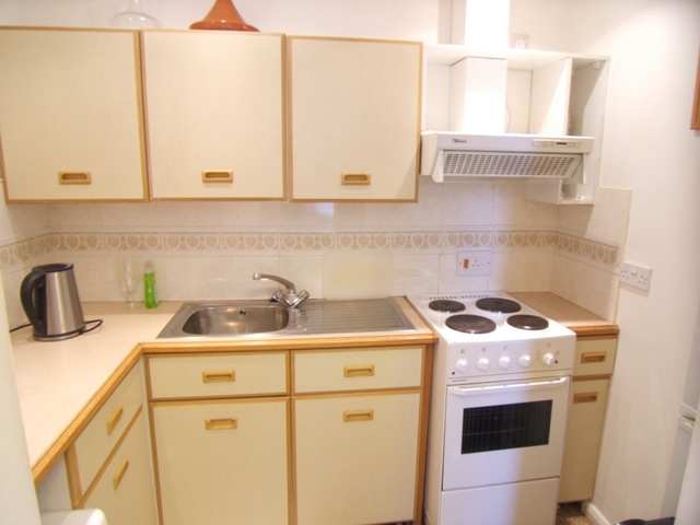  Image of 1 bedroom Flat to rent in Sinclair Road London W14 at Brook Green Kensington Olympia W14 London, W14 0NH