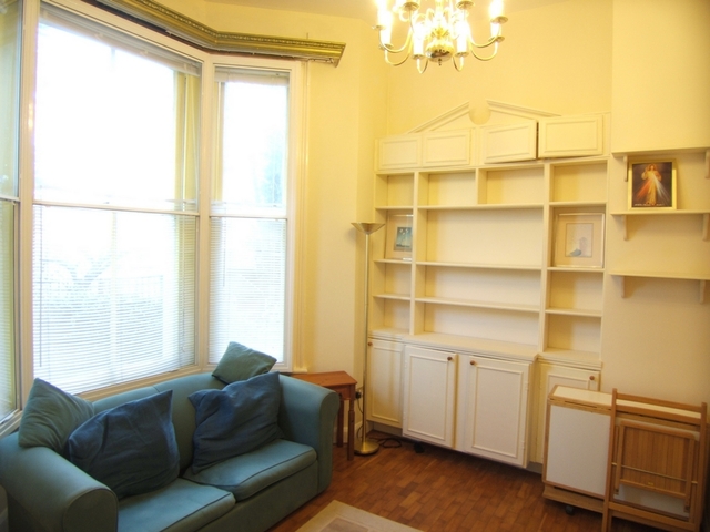  Image of 1 bedroom Flat to rent in Sinclair Road London W14 at Brook Green Kensington Olympia W14 London, W14 0NH