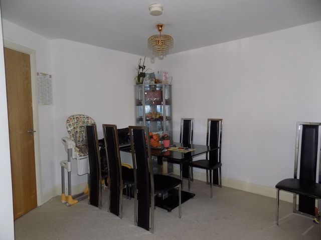  Image of 2 bedroom Flat to rent in Osborne Street Slough SL1 at Osborne Street  Slough, SL1 1PP