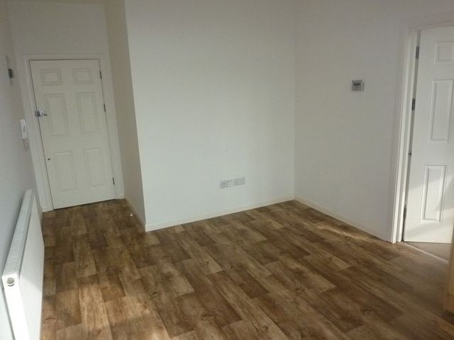  Image of 1 bedroom Flat to rent in Southchurch Road Southend-on-Sea SS1 at Southchurch Road  Southend-On-Sea, SS1 2NW