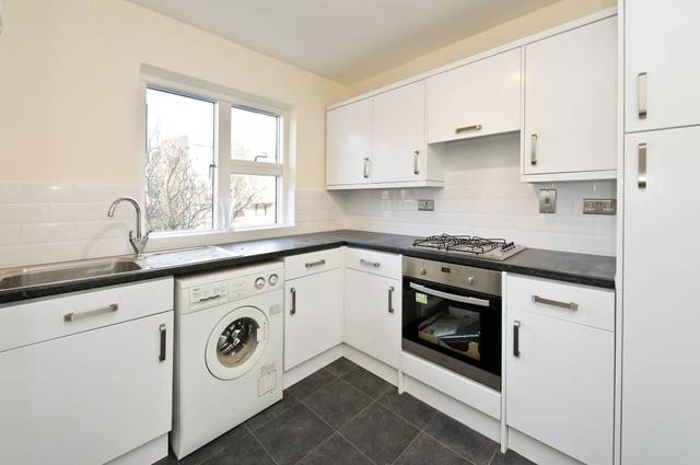  Image of 1 bedroom Property to rent in St. Lukes Road London W11 at St Lukes Road  London, W11 1DH