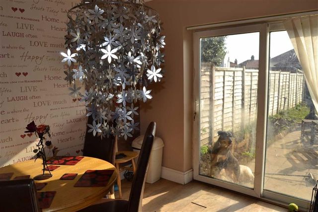  Image of 3 bedroom Property for sale in St. Marys Walk Bridlington YO16 at St Marys Walk Bridlington Bridlington, YO16 7LJ