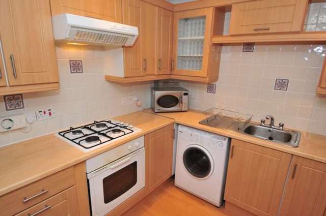  Image of 2 bedroom Apartment to rent in St. Nicholas Court Crawley RH10 at St Nicholas Court, Crawley Lane Pound Hill Crawley, RH10 7GT