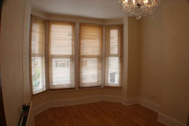  Image of 2 bedroom Flat for sale in Station Road Westcliff-on-Sea SS0 at Station Road  Westcliff On Sea, SS0 7RA