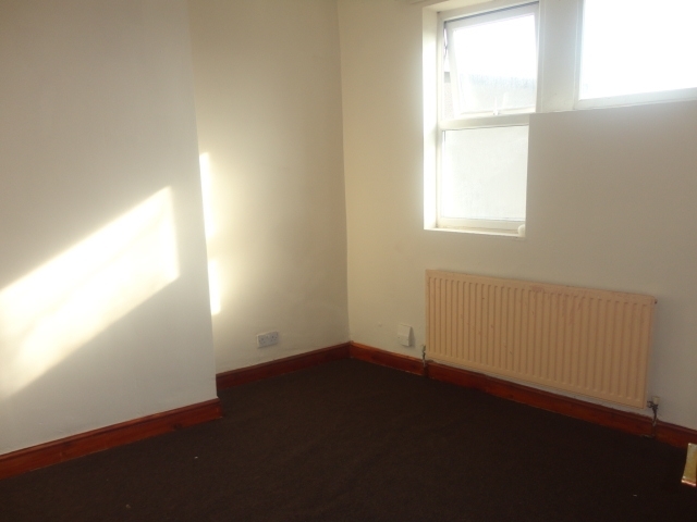  Image of 1 bedroom Flat to rent in Tat Bank Road Oldbury B68 at Tat Bank Road  Oldbury, B68 8NP